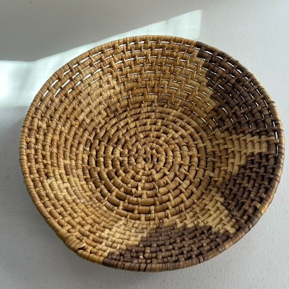 Native American Southwestern Shallow Coil Raffia Woven Basket 12" - Picture 1 of 8